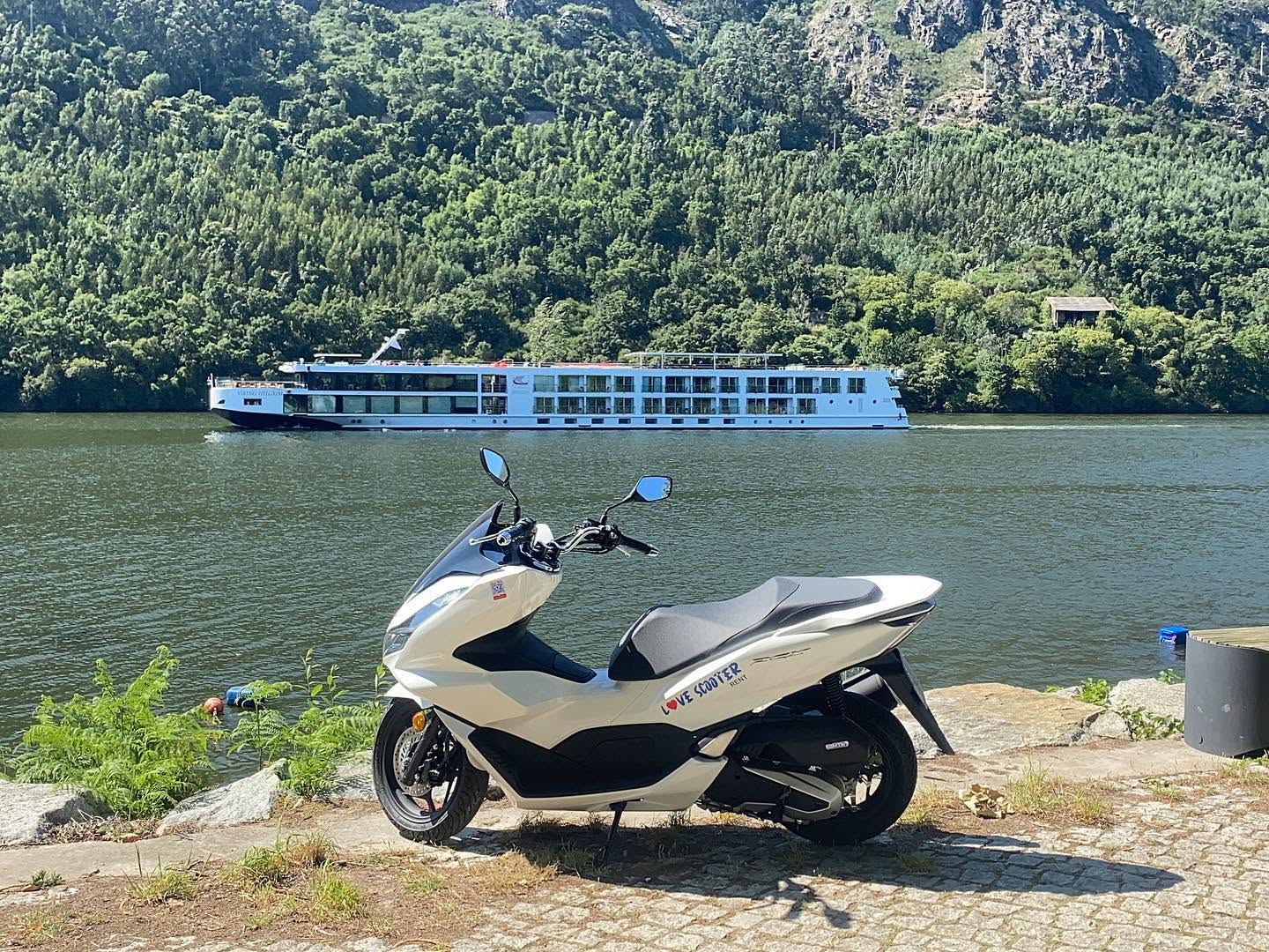 Love Scooter - Rent-a-Moto